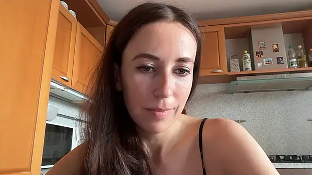 Flamingo Queen online show from 07.20.26