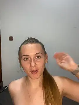 Snapshot of FlirtySophiaa chatting on 06.18.26 FlirtySophiaa online show from 06.18.26