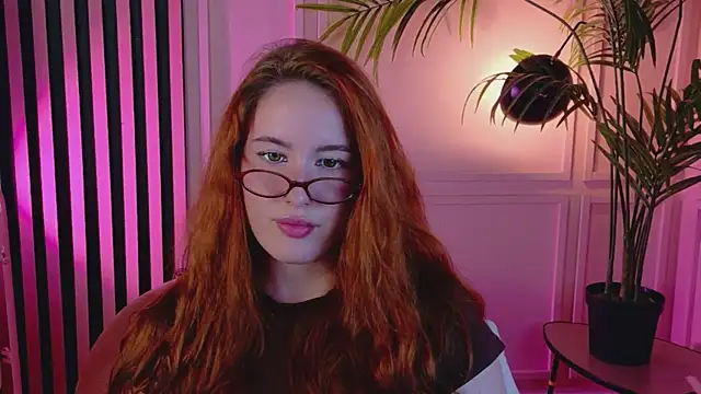 Snapshot of ChloeAster chatting on 06.28.26 ChloeAster online show from 06.28.26