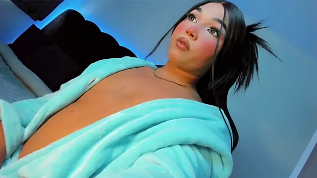 Snapshot of misstreslatin chatting on 06.28.26 misstreslatin online show from 06.28.26