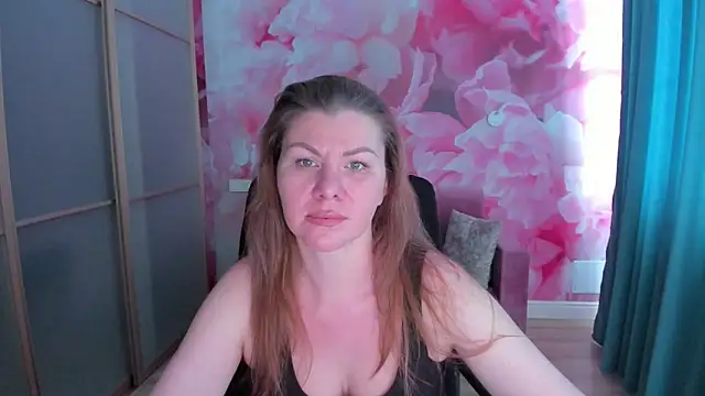 Snapshot of LunaKissesx chatting on 06.14.26 LunaKissesx online show from 06.14.26