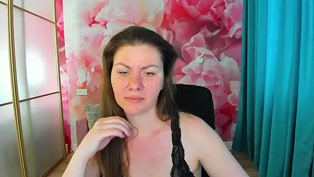 Snapshot of LunaKissesx chatting on 06.26.26 LunaKissesx online show from 06.26.26