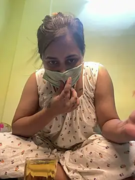 Snapshot of Roshini_06 chatting on 06.17.26 Roshini 06 online show from 06.17.26