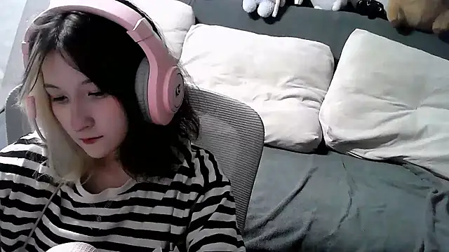 Snapshot of Lilfain_baby chatting on 07.18.26 Lilfain baby online show from 07.18.26
