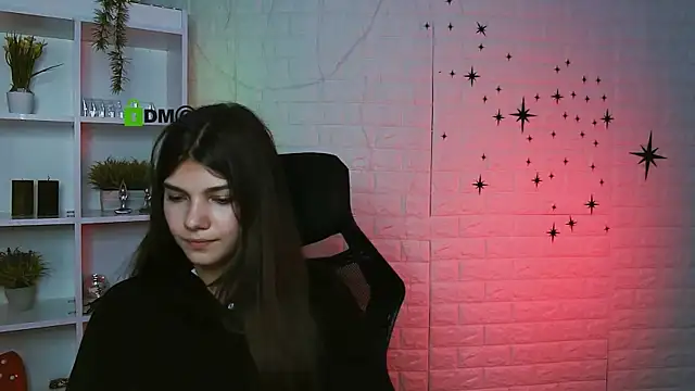 Snapshot of kiaraa_belle chatting on 06.17.26 kiaraa belle online show from 06.17.26