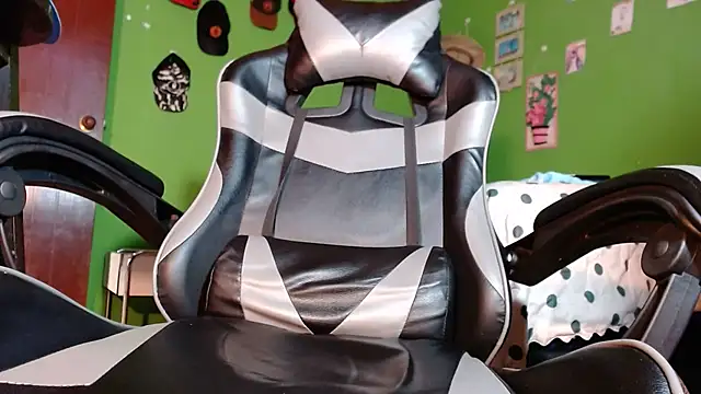 Snapshot of Arian_Pervert chatting on 02.15.25 Arian Pervert online show from 02.15.25