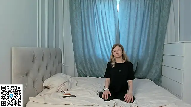 Snapshot of Janet_Johnson chatting on 06.23.26 Janet Johnson online show from 06.23.26