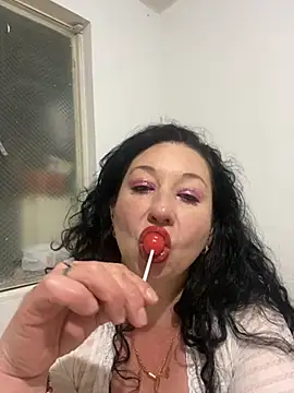 Snapshot of TheEmpress89 chatting on 06.17.26 TheEmpress89 online show from 06.17.26