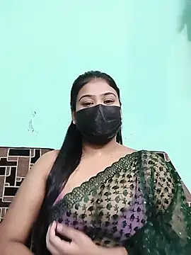 Snapshot of Sweathatamil chatting on 07.04.26 Sweathatamil online show from 07.04.26
