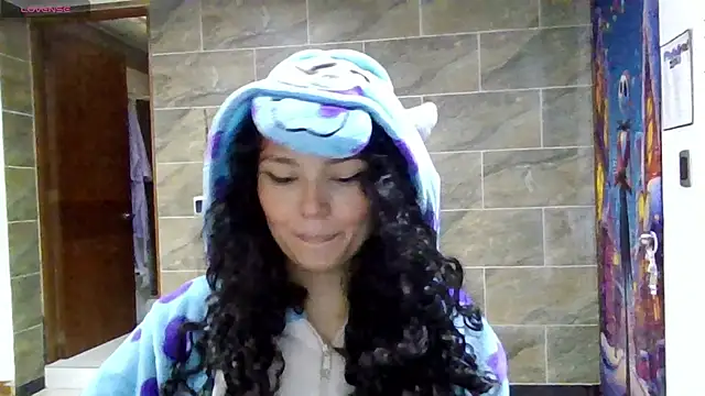 Snapshot of Diamond_Curls chatting on 07.23.26 Diamond Curls online show from 07.23.26