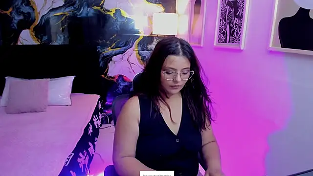 Miss Kloee online show from 06.24.26