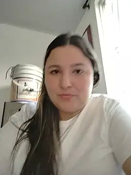 Snapshot of KatBennett chatting on 07.17.26 KatBennett online show from 07.17.26