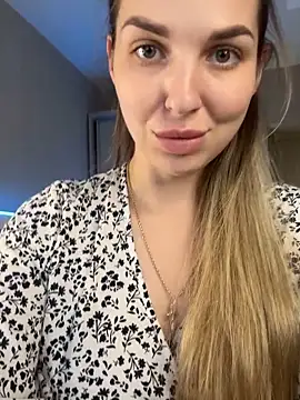 Snapshot of babbyalexandra chatting on 06.19.26 babbyalexandra online show from 06.19.26
