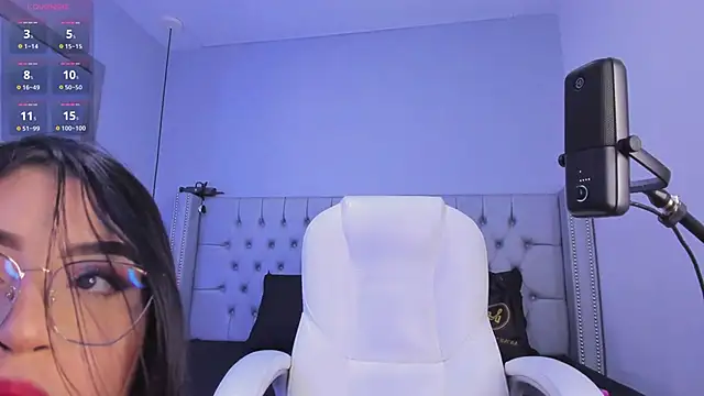 Luna  Velvett  online show from 06.14.26