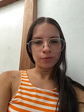 Snapshot of miimii_lovee chatting on 06.23.26 miimii lovee online show from 06.23.26