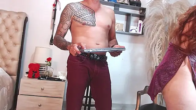Snapshot of NinaAndRocco chatting on 06.18.26 NinaAndRocco online show from 06.18.26