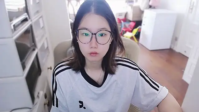 Snapshot of xiaoxiong-99 chatting on 06.12.26 xiaoxiong-99 online show from 06.12.26
