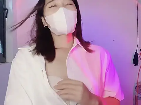 Snapshot of miumiubeauty chatting on 06.17.26 miumiubeauty online show from 06.17.26