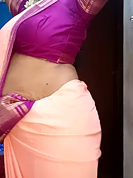 Snapshot of tamil_sarah chatting on 06.15.26 tamil sarah online show from 06.15.26