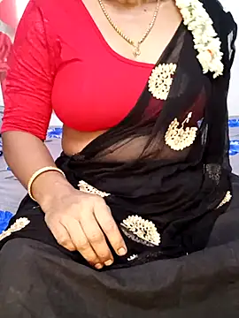 Snapshot of tamil_sarah chatting on 06.21.26 tamil sarah online show from 06.21.26
