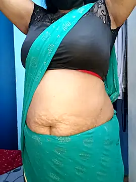 Snapshot of tamil_sarah chatting on 06.26.26 tamil sarah online show from 06.26.26