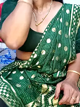 Snapshot of tamil_sarah chatting on 06.27.26 tamil sarah online show from 06.27.26
