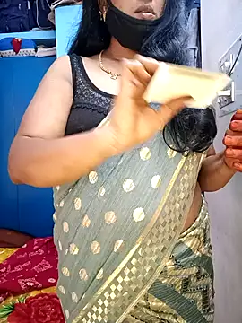 Snapshot of tamil_sarah chatting on 07.10.26 tamil sarah online show from 07.10.26