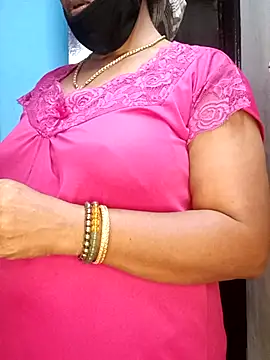 Snapshot of tamil_sarah chatting on 07.20.26 tamil sarah online show from 07.20.26