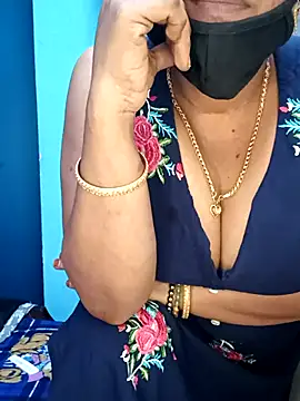 Snapshot of tamil_sarah chatting on 07.26.26 tamil sarah online show from 07.26.26