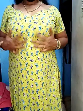Snapshot of tamil_sarah chatting on 07.28.26 tamil sarah online show from 07.28.26