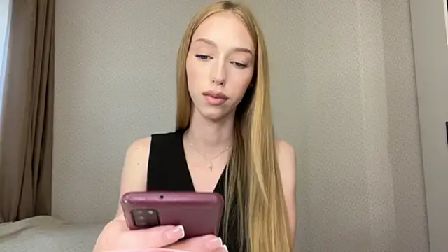 Snapshot of TraceyHowey chatting on 07.28.26 TraceyHowey online show from 07.28.26