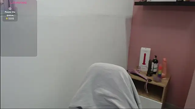 Snapshot of black_velvet chatting on 07.28.26 black velvet online show from 07.28.26