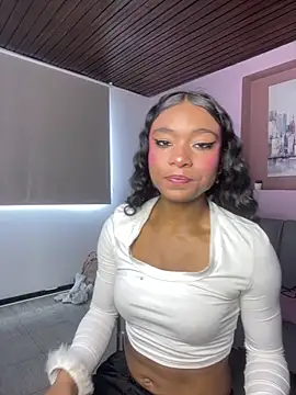 Snapshot of Tu_Negrita_Hot chatting on 06.16.26 Tu Negrita Hot online show from 06.16.26