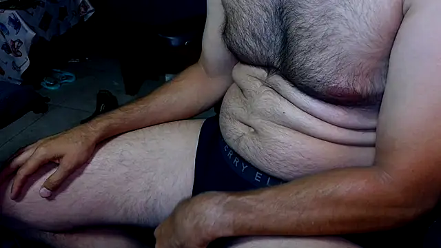 Snapshot of talltannhandsome chatting on 07.31.26 talltannhandsome online show from 07.31.26