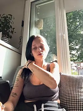LillyWannaPlay online show from 06.13.26