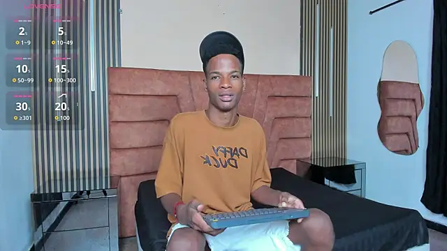Snapshot of Tyson_Reed chatting on 07.20.26 Tyson Reed online show from 07.20.26