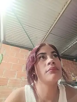Snapshot of dulce_amber21 chatting on 06.19.26 dulce amber21 online show from 06.19.26