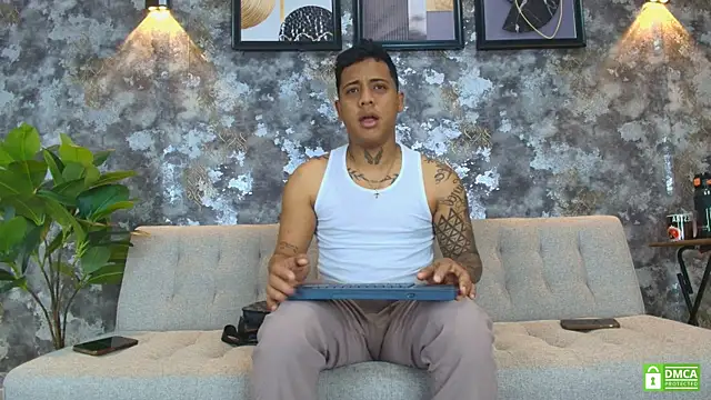 Snapshot of Alejandro_and_Deiby chatting on 06.17.26 Alejandro and Deiby online show from 06.17.26