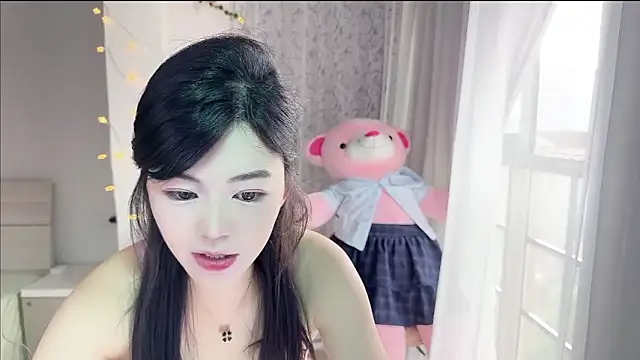 Snapshot of inlkitten chatting on 06.18.26 inlkitten online show from 06.18.26