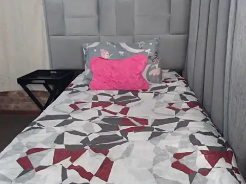 Snapshot of Wifey_Amanda chatting on 06.19.26 Wifey Amanda online show from 06.19.26