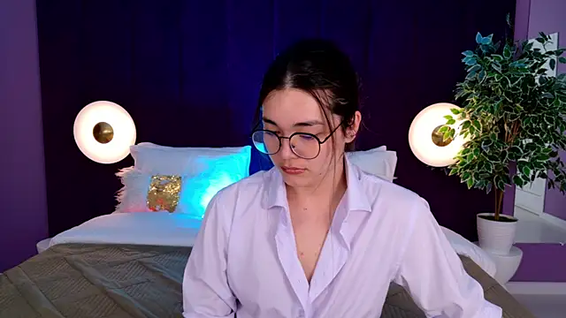 Snapshot of MaddieMeyer chatting on 07.16.26 MaddieMeyer online show from 07.16.26