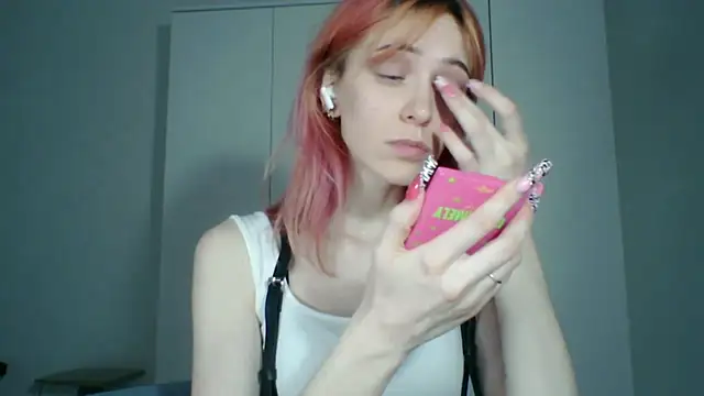 Snapshot of KayleneWesterberg chatting on 06.30.26 KayleneWesterberg online show from 06.30.26