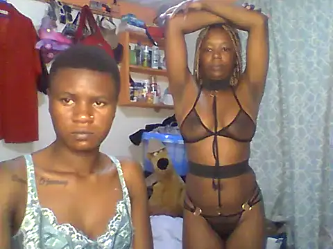 Snapshot of Ladysweetness23 chatting on 07.01.26 Ladysweetness23 online show from 07.01.26