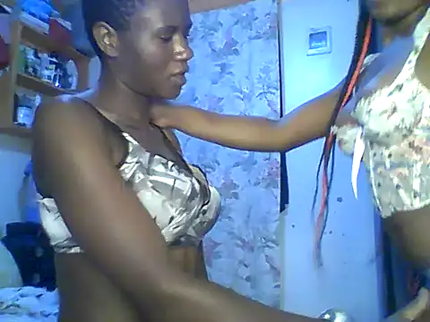 Snapshot of Ladysweetness23 chatting on 07.28.26 Ladysweetness23 online show from 07.28.26