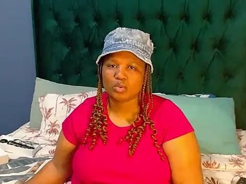 Snapshot of MISS_BLACKBERY chatting on 06.17.26 MISS BLACKBERY online show from 06.17.26