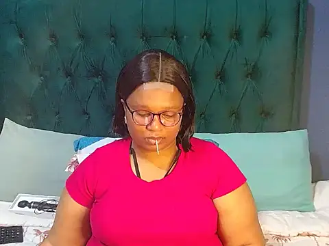 Snapshot of MISS_BLACKBERY chatting on 06.22.26 MISS BLACKBERY online show from 06.22.26