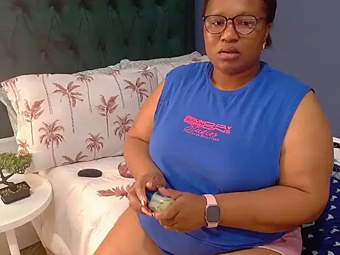 Snapshot of MISS_BLACKBERY chatting on 06.28.26 MISS BLACKBERY online show from 06.28.26