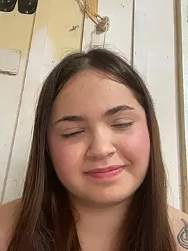Snapshot of bella__hott chatting on 07.31.26 bella hott online show from 07.31.26