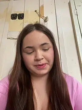 Snapshot of bella__hott chatting on 08.04.26 bella hott online show from 08.04.26