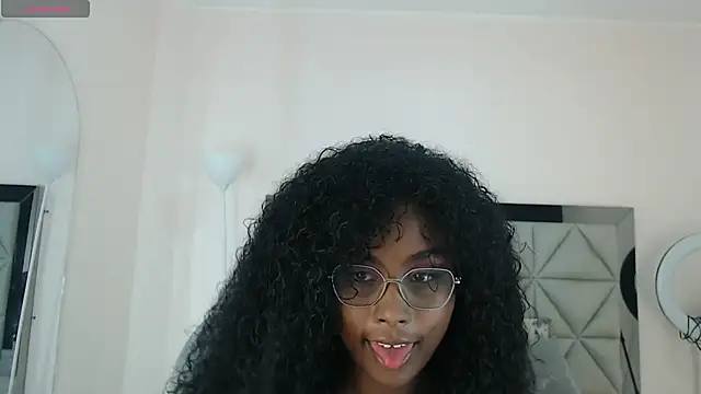 Snapshot of lily_mendoza chatting on 06.25.26 lily mendoza online show from 06.25.26